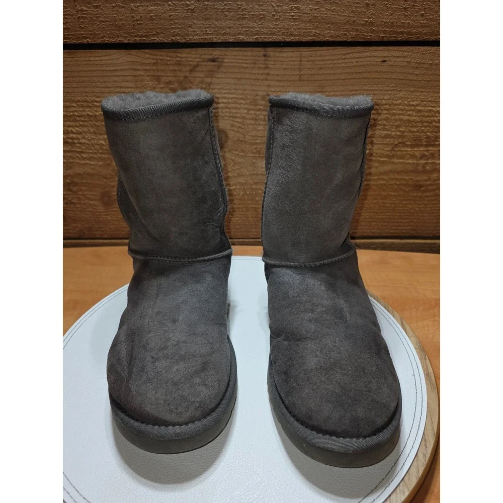 UGG Australia Classic Short II Grey Suede Sheepskin Boots Women Size 8 5825